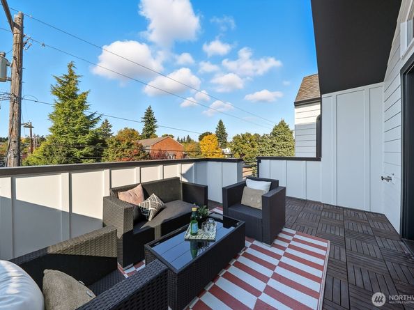 1109 NW /1111 65th Street, Seattle WA 98117