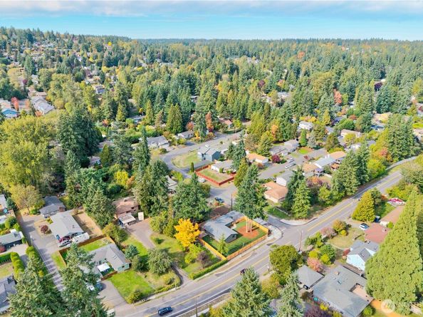 6133 NE 200th Street, Kenmore WA 98028
