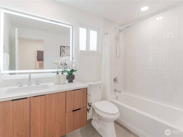 6133 NE 200th Street, Kenmore WA 98028