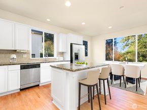 20914 13th Place W, Lynnwood WA 98036