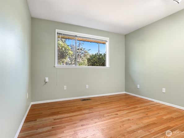 18555 Burke Avenue N, Shoreline WA 98133