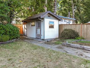 18555 Burke Avenue N, Shoreline WA 98133