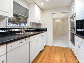 18555 Burke Avenue N, Shoreline WA 98133