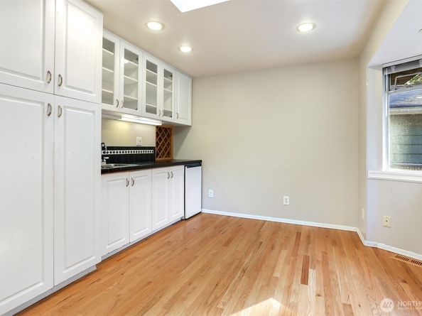 18555 Burke Avenue N, Shoreline WA 98133