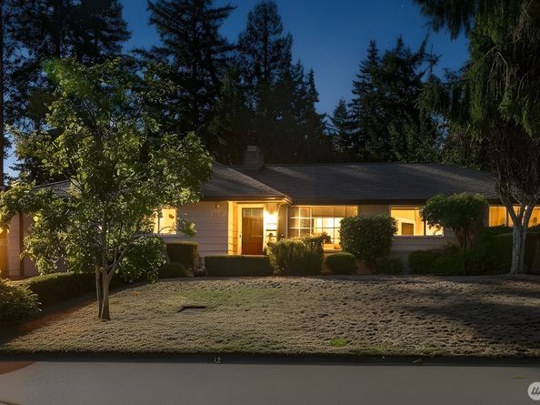 18555 Burke Avenue N, Shoreline WA 98133