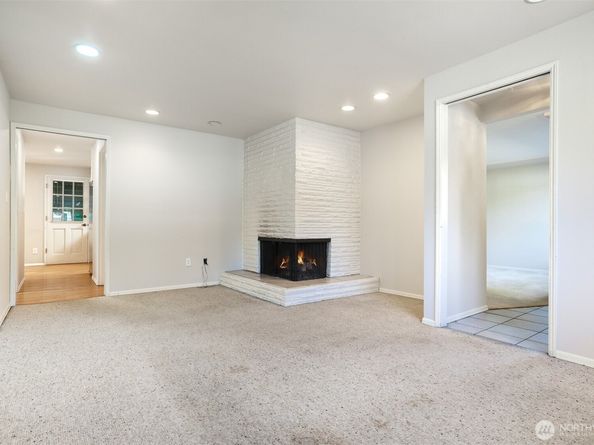 18555 Burke Avenue N, Shoreline WA 98133