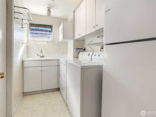 18555 Burke Avenue N, Shoreline WA 98133
