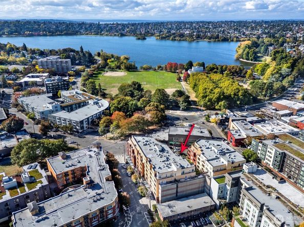 410 NE 70th Street 407, Seattle WA 98115