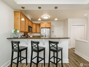 410 NE 70th Street 407, Seattle WA 98115