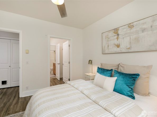 410 NE 70th Street 407, Seattle WA 98115