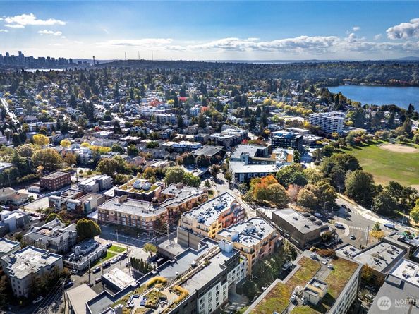 410 NE 70th Street 407, Seattle WA 98115
