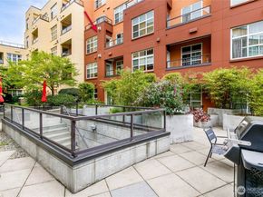 410 NE 70th Street 407, Seattle WA 98115