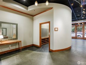 410 NE 70th Street 407, Seattle WA 98115