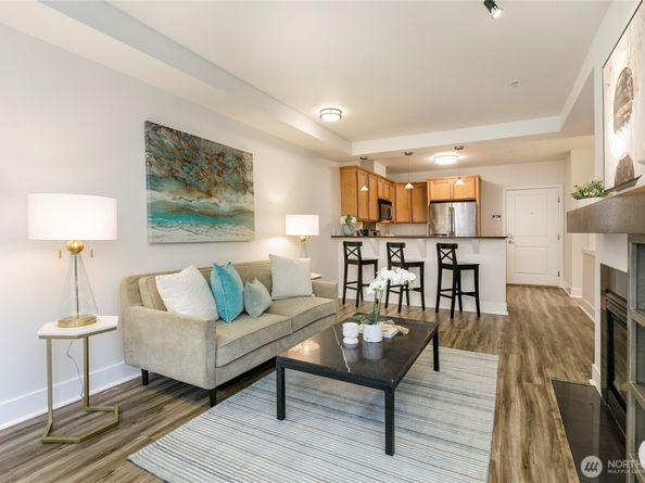 410 NE 70th Street 407, Seattle WA 98115