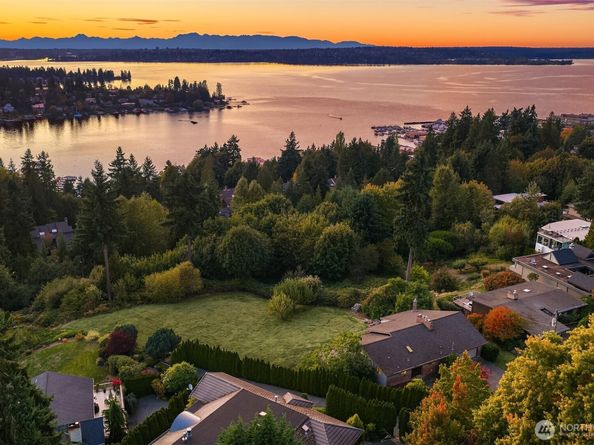 4507 105th Avenue NE, Kirkland WA 98033