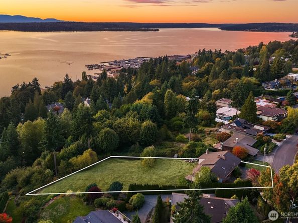 4507 105th Avenue NE, Kirkland WA 98033