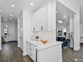 4902 241st Street SW, Lake Forest Park WA 98043