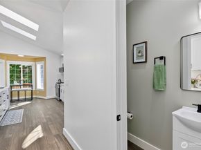 4902 241st Street SW, Lake Forest Park WA 98043