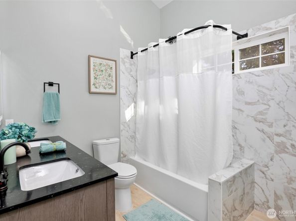4902 241st Street SW, Lake Forest Park WA 98043