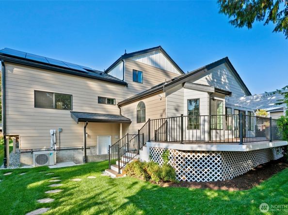 4902 241st Street SW, Lake Forest Park WA 98043