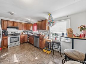 11852 8th Avenue S, Seattle WA 98168