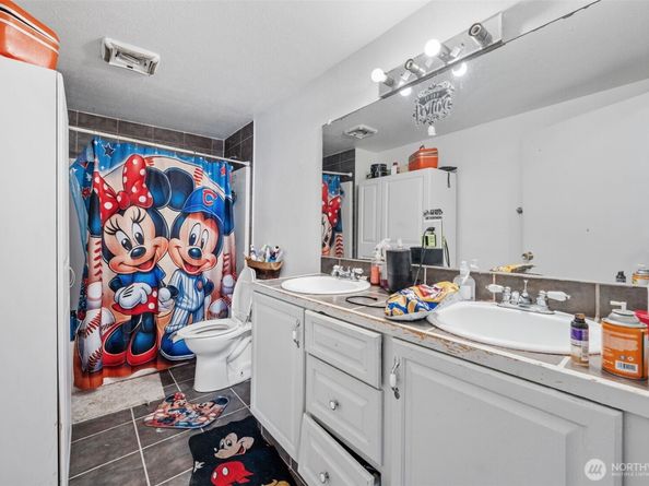 11852 8th Avenue S, Seattle WA 98168