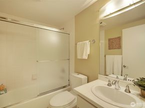 214 31st Avenue S, Seattle WA 98144