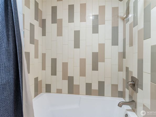 830 Kirkland Way 202, Kirkland WA 98033