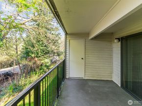 830 Kirkland Way 202, Kirkland WA 98033