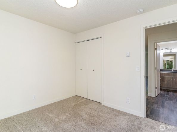830 Kirkland Way 202, Kirkland WA 98033