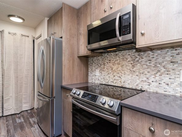 830 Kirkland Way 202, Kirkland WA 98033
