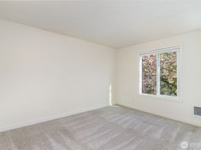 830 Kirkland Way 202, Kirkland WA 98033