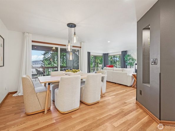 411 West Lake Sammamish Parkway NE, Bellevue WA 98008