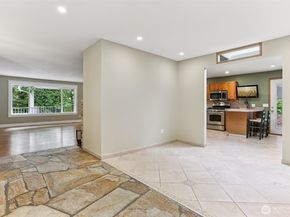 19020 53rd Avenue NE, Lake Forest Park WA 98155
