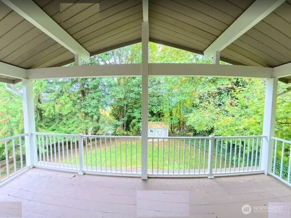 19020 53rd Avenue NE, Lake Forest Park WA 98155