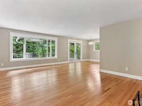 19020 53rd Avenue NE, Lake Forest Park WA 98155