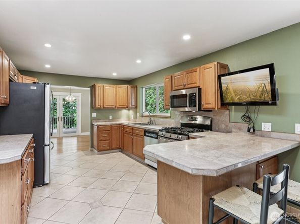 19020 53rd Avenue NE, Lake Forest Park WA 98155