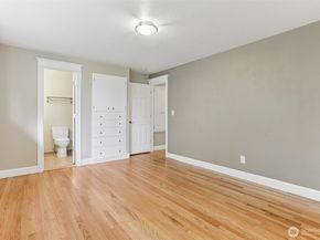19020 53rd Avenue NE, Lake Forest Park WA 98155