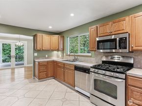 19020 53rd Avenue NE, Lake Forest Park WA 98155