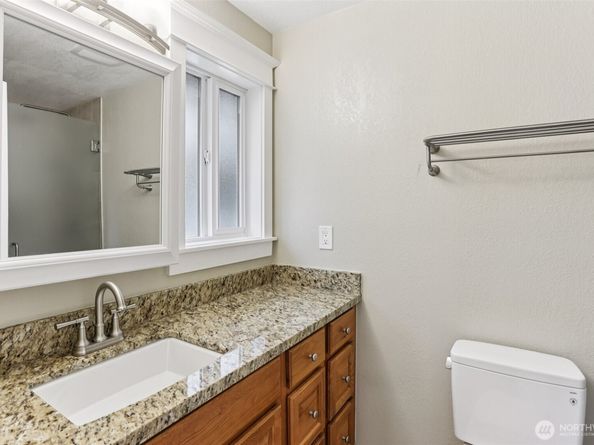 19020 53rd Avenue NE, Lake Forest Park WA 98155
