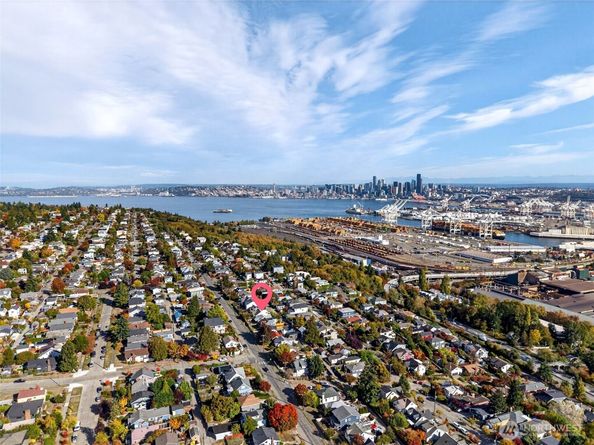 3846 35th Avenue SW, Seattle WA 98126