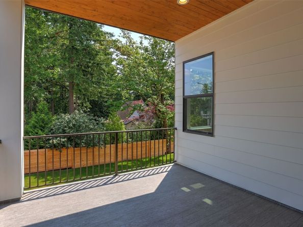 1582 213th Court NE, Sammamish WA 98074