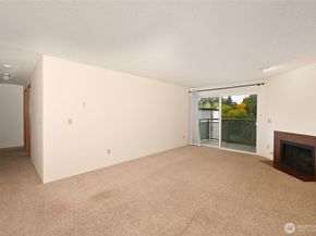 10501 8th Avenue NE 417, Seattle WA 98125