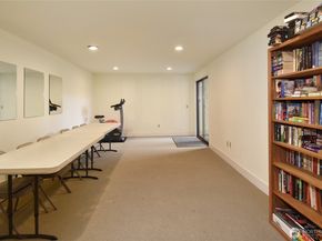 10501 8th Avenue NE 417, Seattle WA 98125