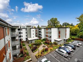 10501 8th Avenue NE 417, Seattle WA 98125
