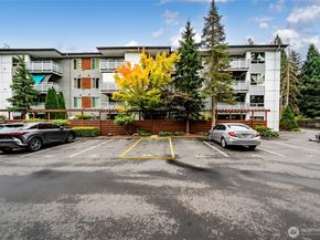 10501 8th Avenue NE 417, Seattle WA 98125