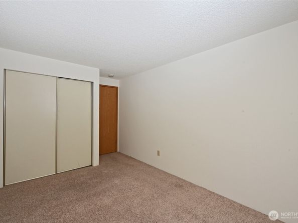 10501 8th Avenue NE 417, Seattle WA 98125