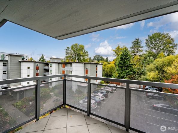 10501 8th Avenue NE 417, Seattle WA 98125