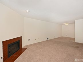 10501 8th Avenue NE 417, Seattle WA 98125