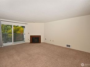 10501 8th Avenue NE 417, Seattle WA 98125